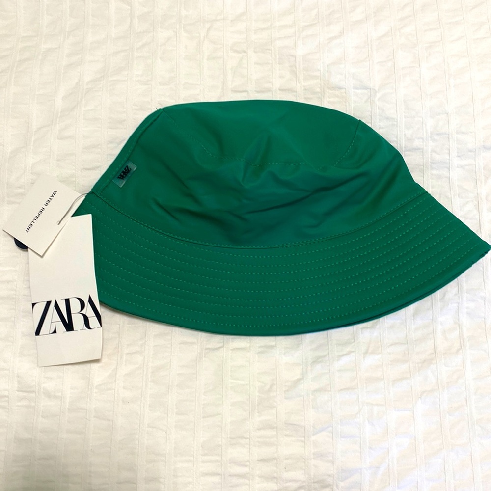 Zara bucket hat